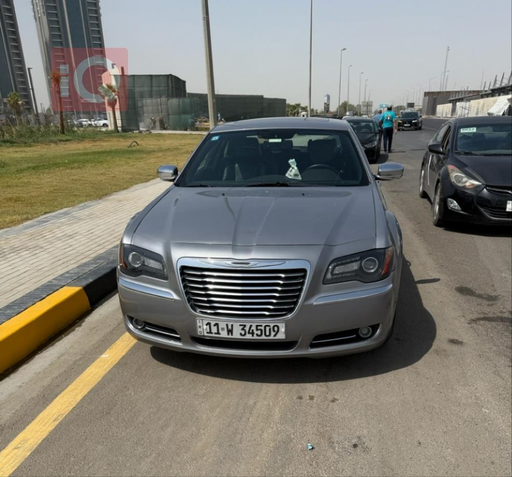 كرايسلر 300